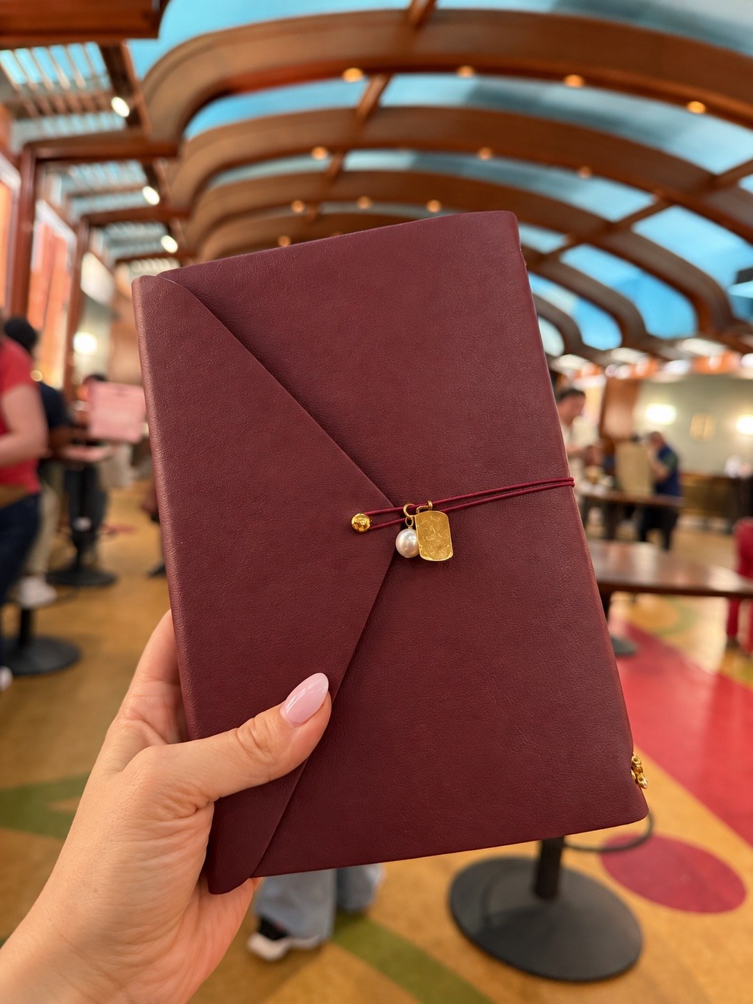 Arrondi Burgundy cover